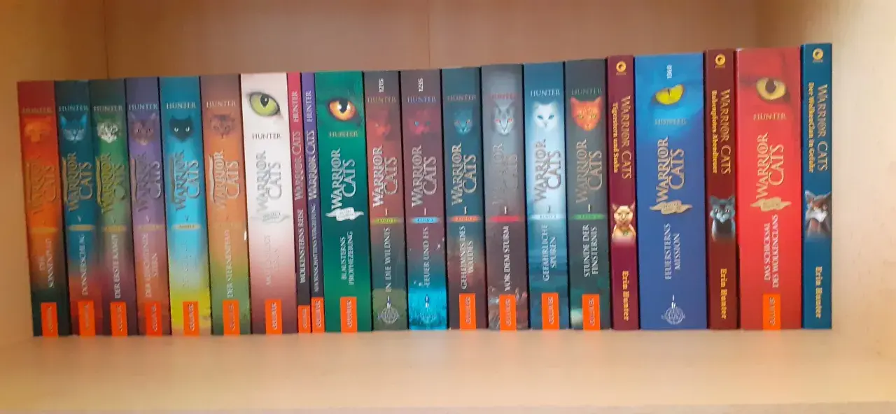 Warrior Cats reihenfolge staffel 1: Die Bücher der ersten Staffel der Warrior Cats-Reihe von Erin Hunter, beginnend mit "Der Donnerpfad".