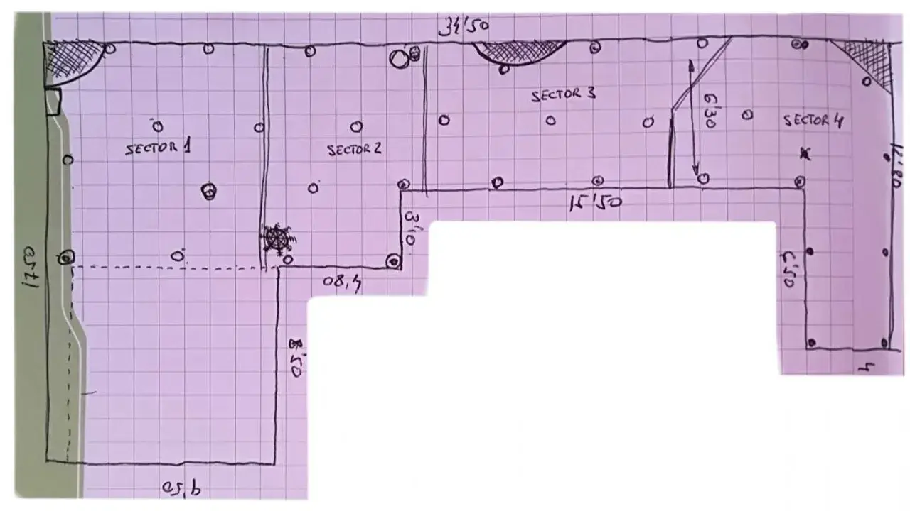 Plano de riego detallado por sectores, con medidas y puntos de instalación.