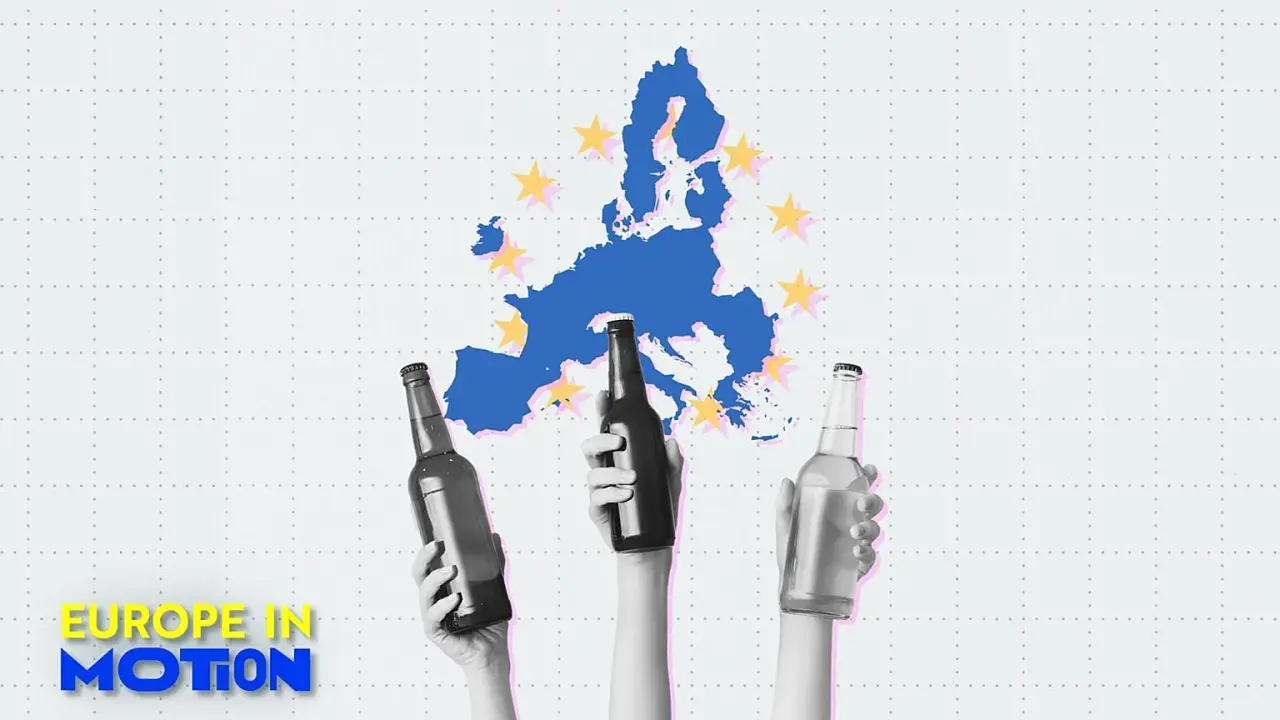 Trzy ręce unoszą butelki piwa na tle mapy Europy z gwiazdami UE. Spożycie alkoholu w Europie w ruchu.