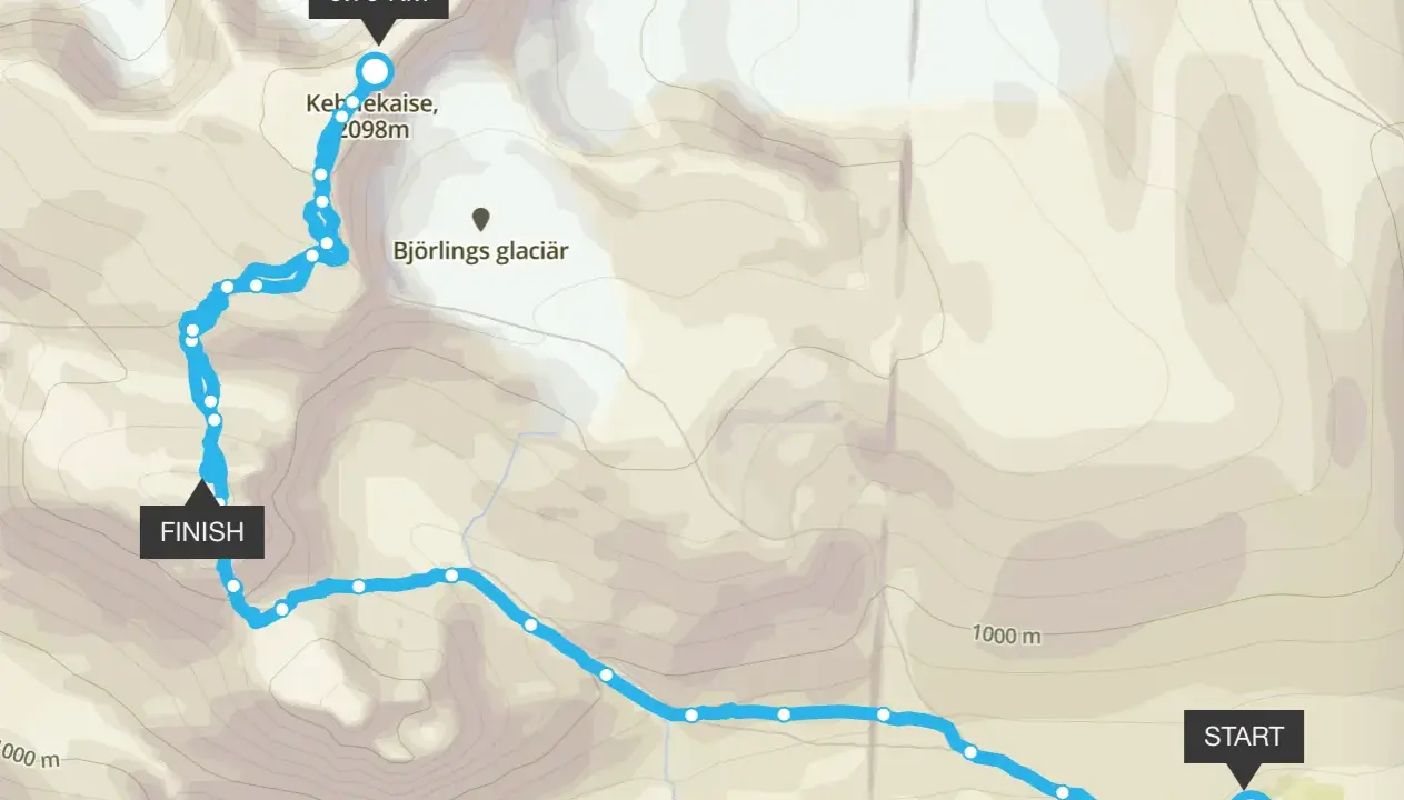 Karta över en vandringsled till Kebnekaise, 2098m. Leden är markerad med blå prickar från START till FINISH.