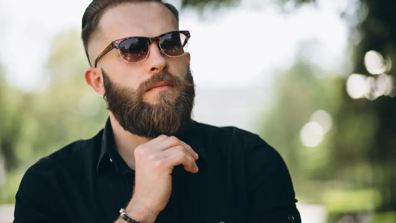 Jak szybko rośnie zarost? Przyspiesz wzrost brody porady eksperta