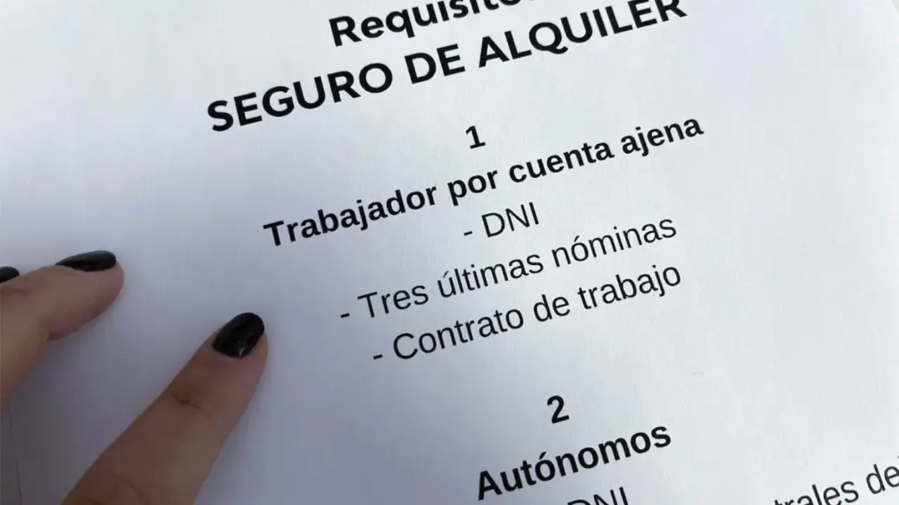 Requisitos para el alquiler de una casa: seguro de alquiler, DNI, nóminas y contrato de trabajo.
