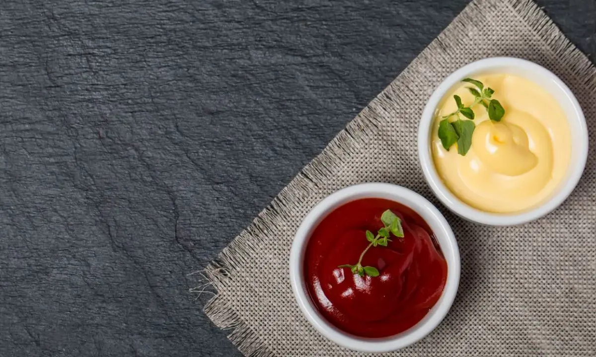 Jak zrobić sos do hamburgerów? Domowe przepisy, lepsze niż z restauracji