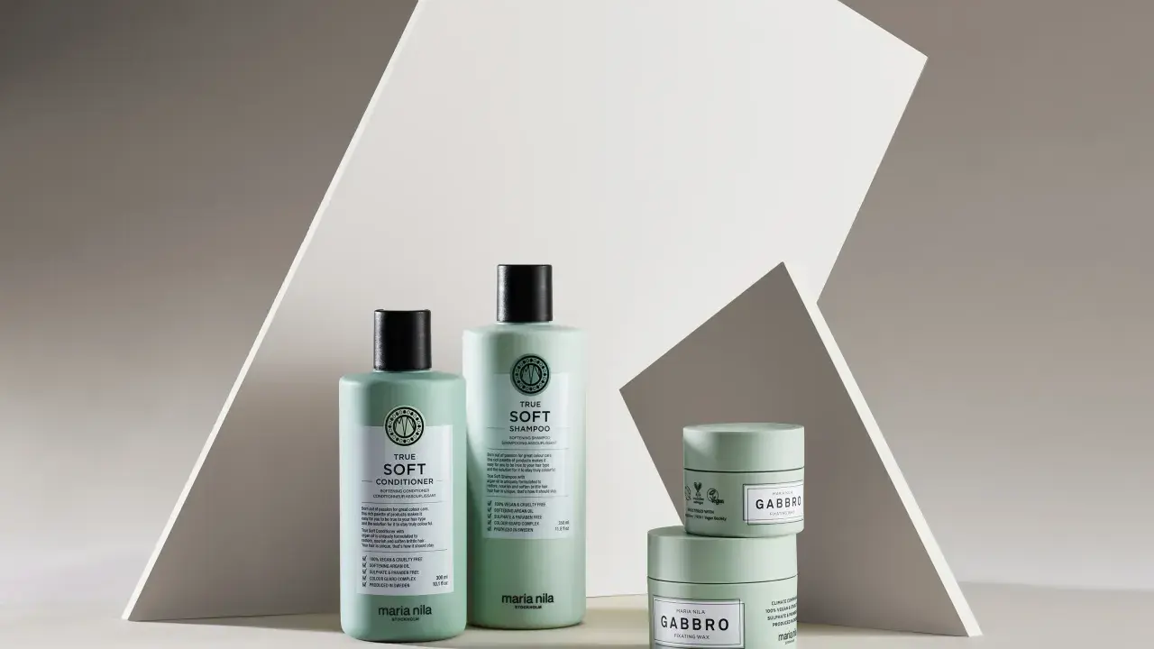 Vegane Haarpflege von Maria Nila: Shampoo, Conditioner und Fixierwachs für geschmeidiges, farbbrillantes Haar.