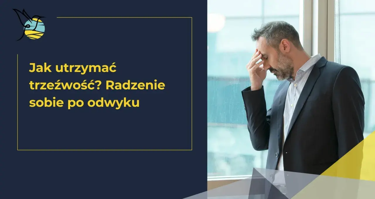 Mężczyzna z ręką na czole, symbolizujący trudności w utrzymaniu trzeźwości po terapii alkoholowej.