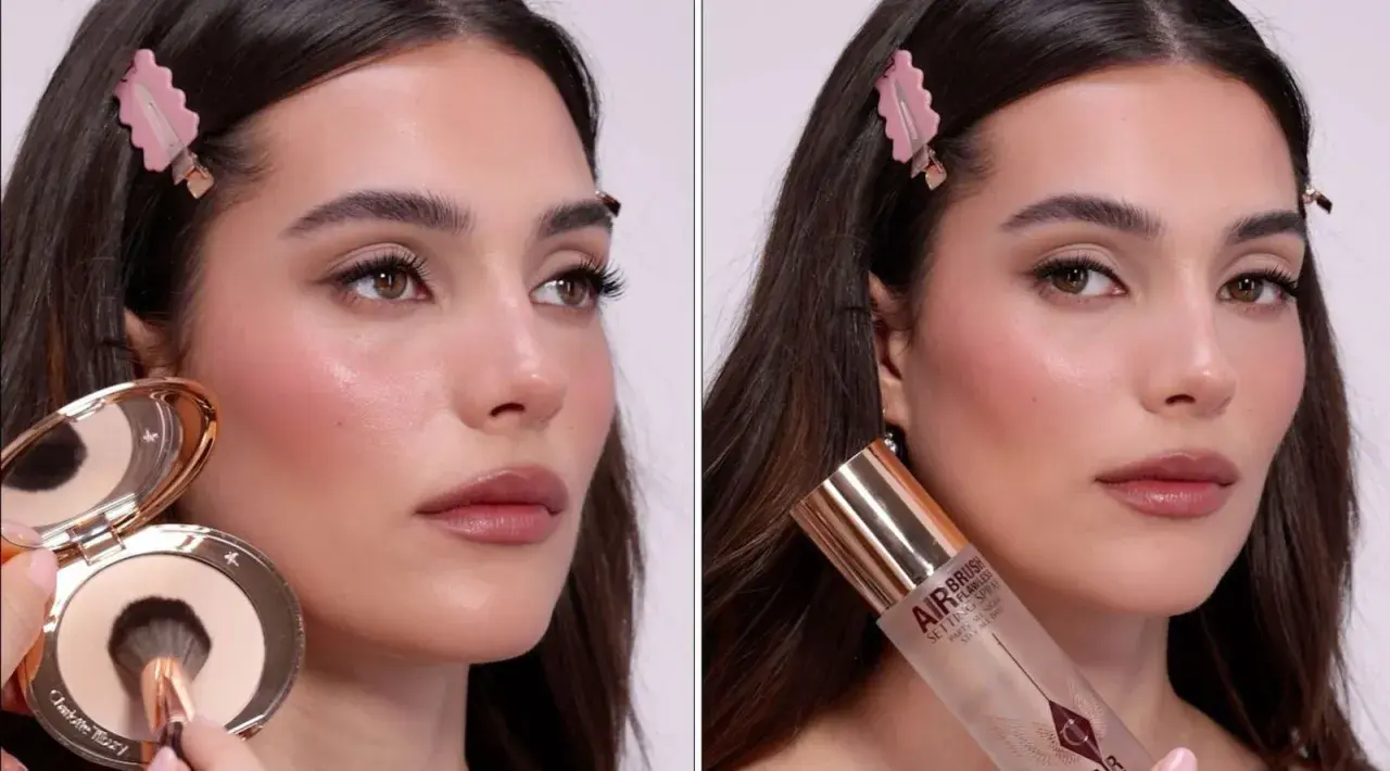 Mujer aplicando polvo y spray fijador para lograr un look perfecto. Aprende como fijar el maquillaje para que dure todo el día.