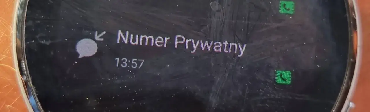 Ekran telefonu Samsung z powiadomieniem "Numer Prywatny" i ikoną rozmowy. Chcesz wiedzieć, jak wyłączyć numer prywatny Samsung?