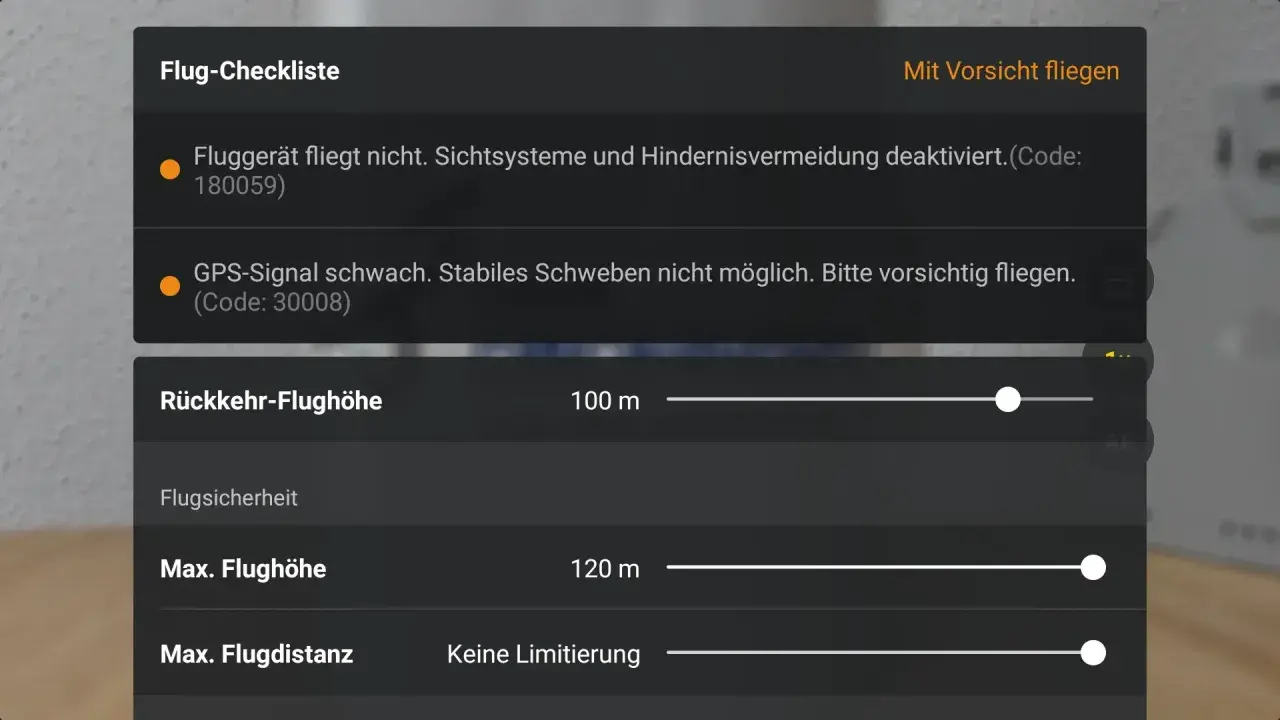 Flug-Checkliste in der DJI Fly App: Fluggerät fliegt nicht, GPS-Signal schwach. Bitte vorsichtig fliegen.