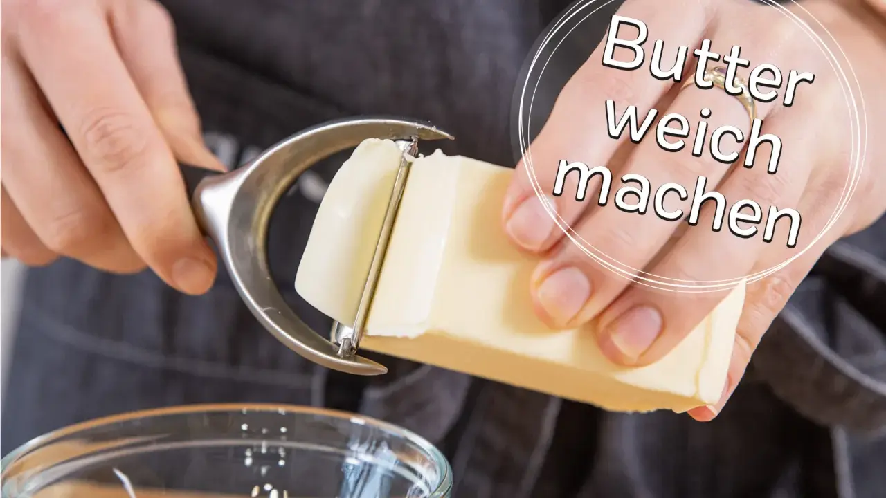 Mit einem Butterhobel wird die Butter weich gemacht, um sie leichter zu verteilen.