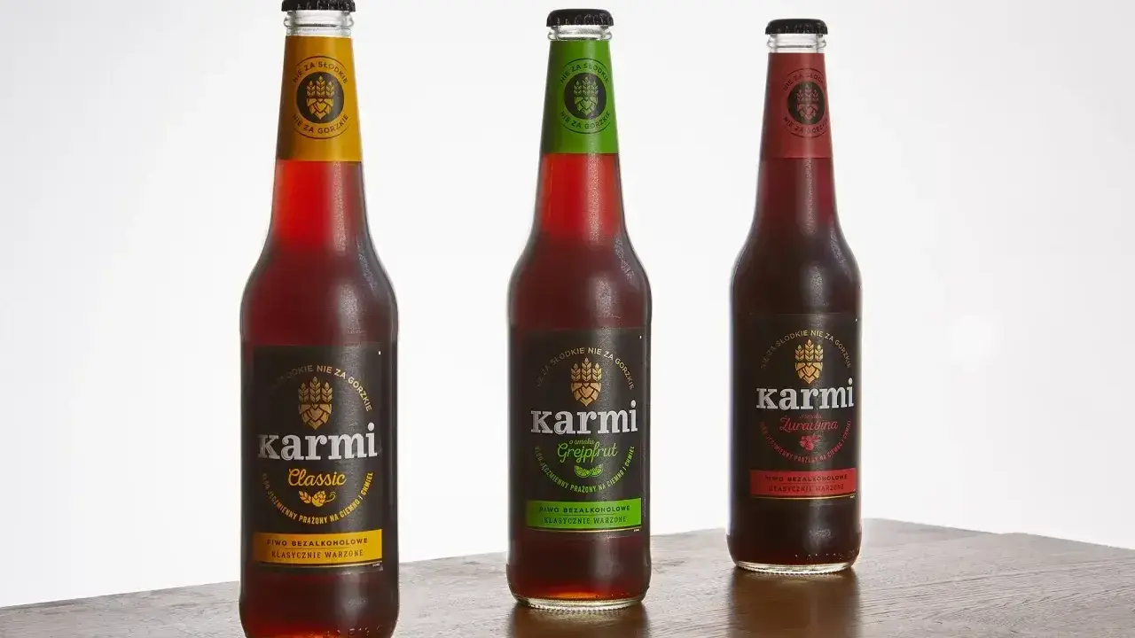 Trzy butelki piwa Karmi: Classic, Grejpfrut i Żurawina. Idealne na każdą okazję, gdy masz ochotę na coś pysznego.
