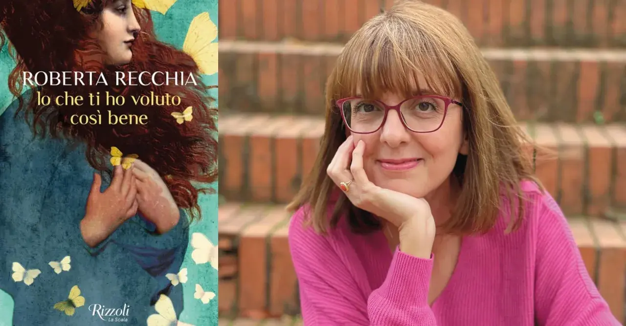 Roberta Recchia, autrice di "Io che ti ho voluto così bene", sorride con una mano sul viso, circondata da farfalle.