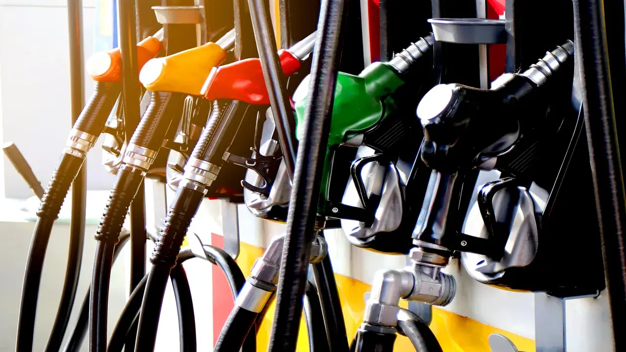 Ile kosztuje diesel (luty 2026)? Aktualne ceny, prognozy i oszczędności