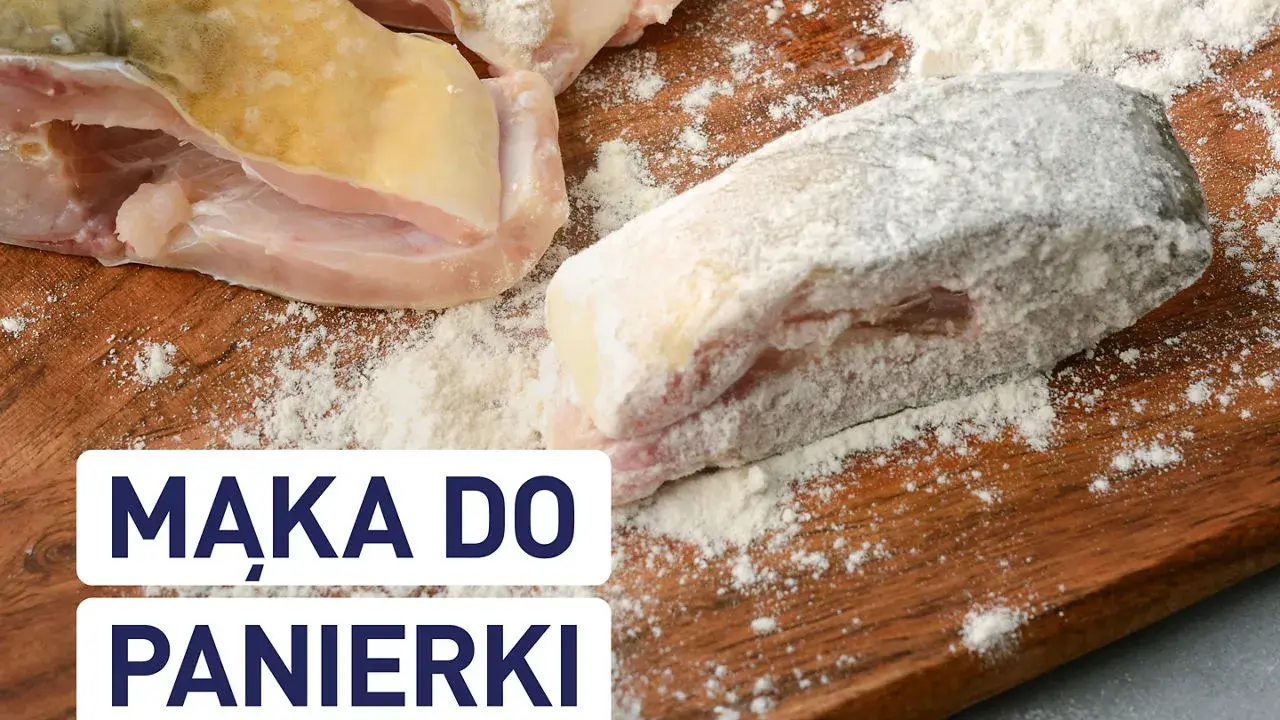 Kawałki ryby obtoczone w mące, gotowe do panierki. Jaka mąka do panierki będzie najlepsza?