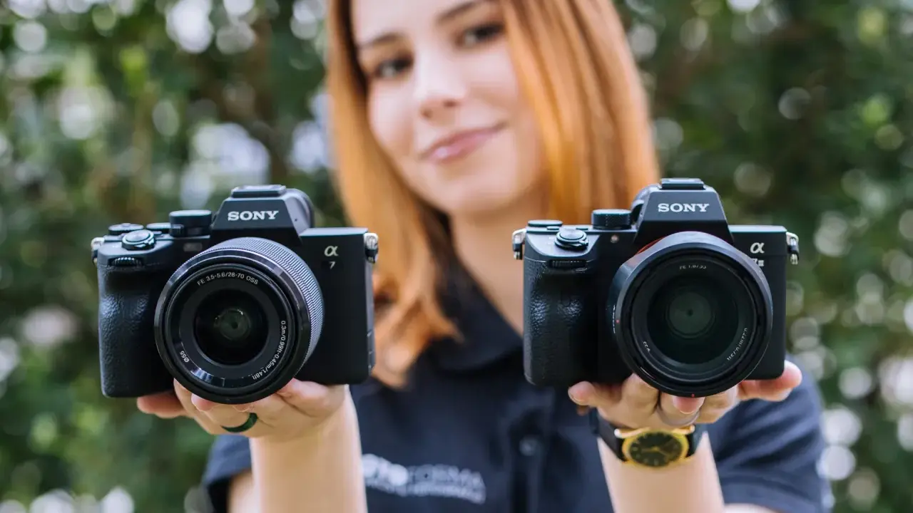 Lustrzanki Sony: Przeszłość? Wybierz bezlusterkowca w 2026!