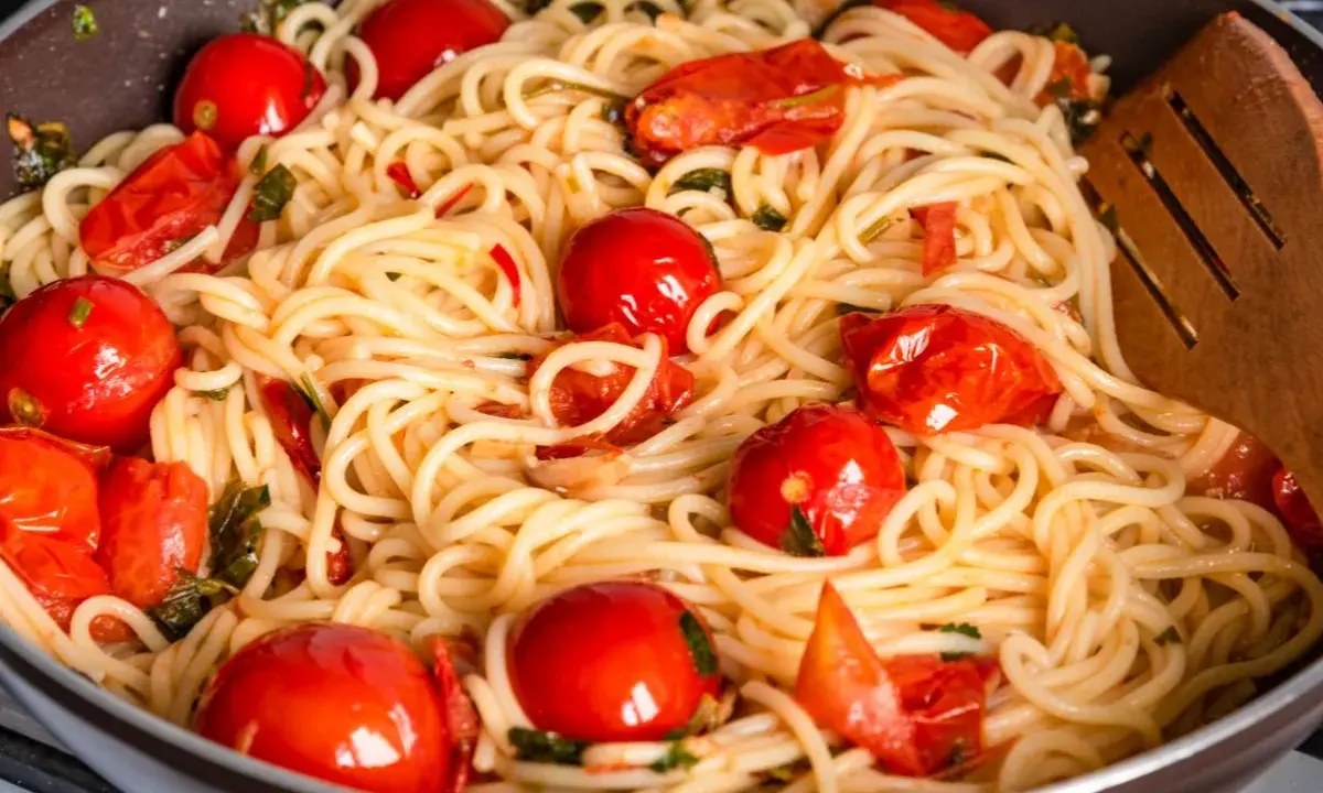 Spaghetti z rukolą: Obiad w 20 minut? Poznaj mój sekret!