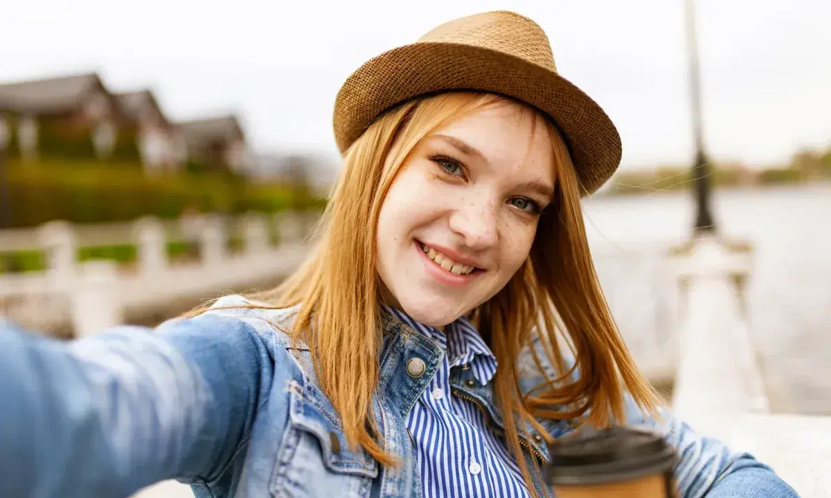 Twoja cyfrowa wizytówka: jak zrobić idealne zdjęcie profilowe na FB?