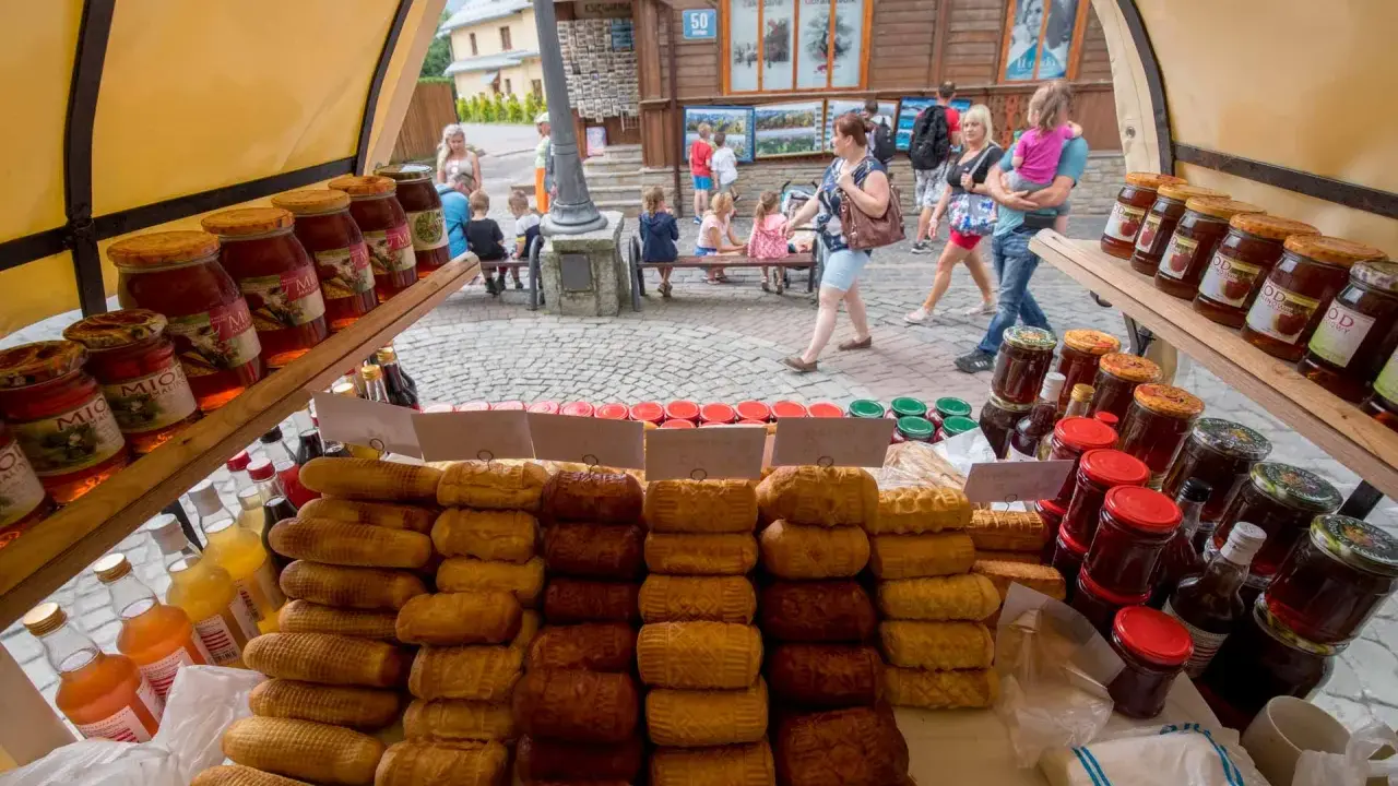 Bacówka 2 Zakopane: Nocleg, Krupówki, opinie i oscypki