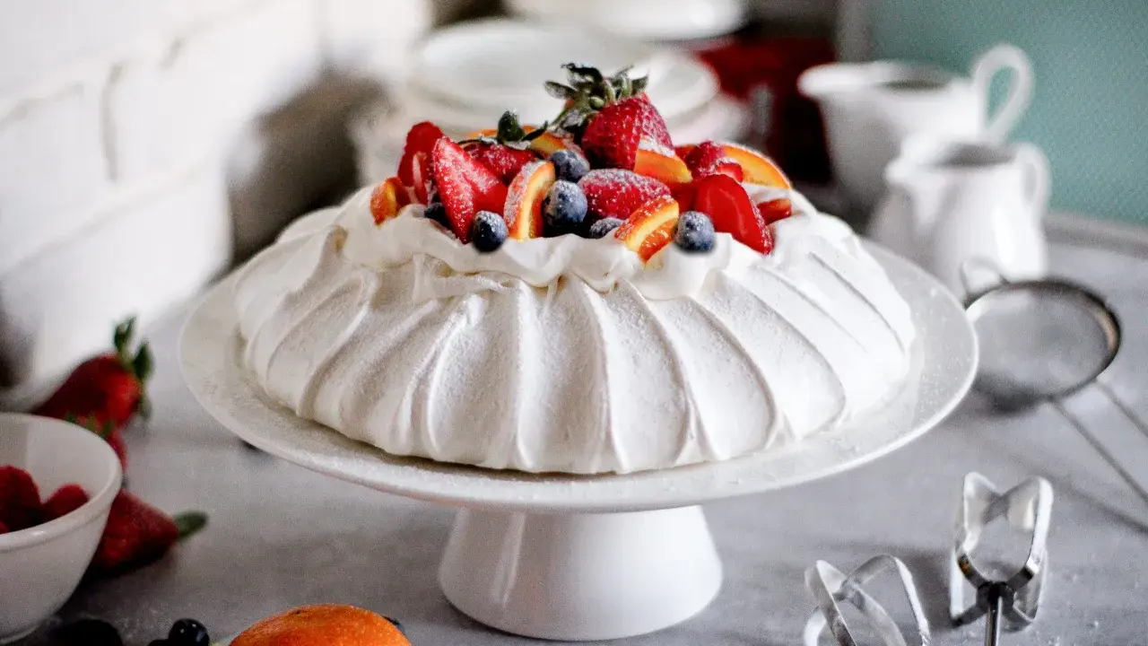 Pavlova perfetta: ricetta, trucchi e varianti per un dolce da sogno