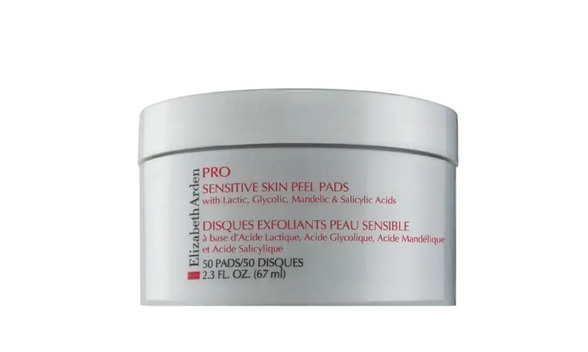 Dischetti esfolianti Elizabeth Arden PRO per pelli sensibili, con acido mandelico, lattico, glicolico e salicilico.