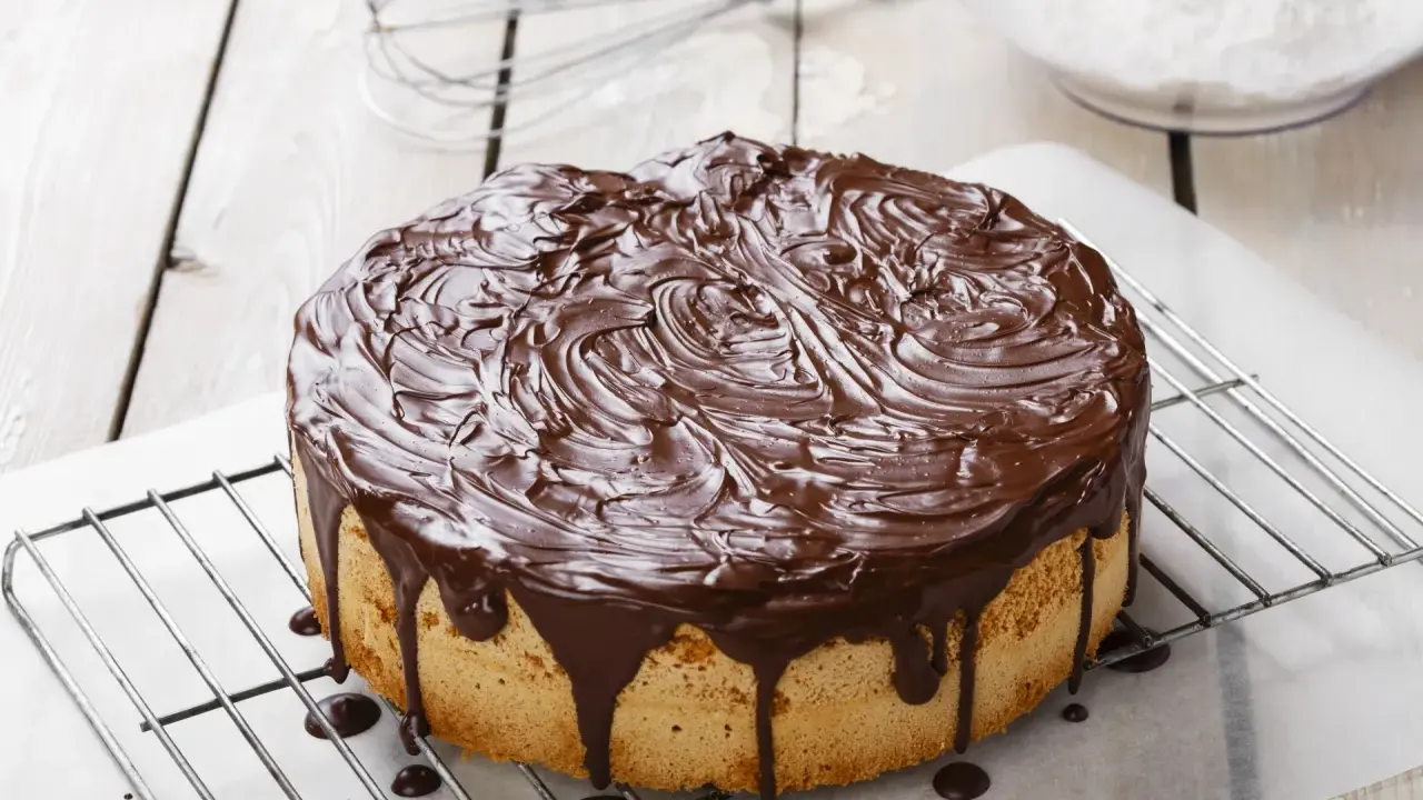 Śmietana do ganache: 30% czy 36%? Zrób idealną polewę!