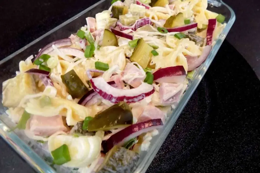 Jak zrobić sałatkę z makaronem w 15 minut – prosta i smaczna receptura