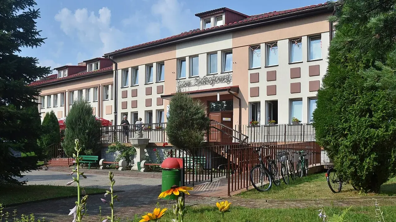 Sanatorium w Horyńcu-Zdroju oferuje wypoczynek w otoczeniu zieleni. Dostępne rowery zachęcają do zwiedzania okolicy.