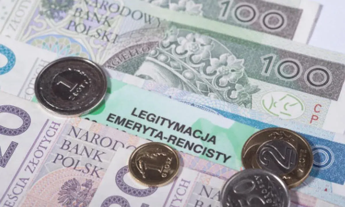 Emeryt na umowie o pracę: ZUS, PIT-0, zdrowotna poznaj zasady