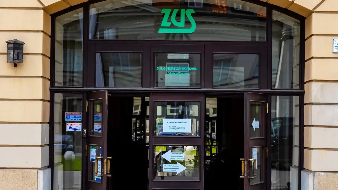 Urlop macierzyński a emerytura: Czy ZUS wlicza go do stażu pracy?