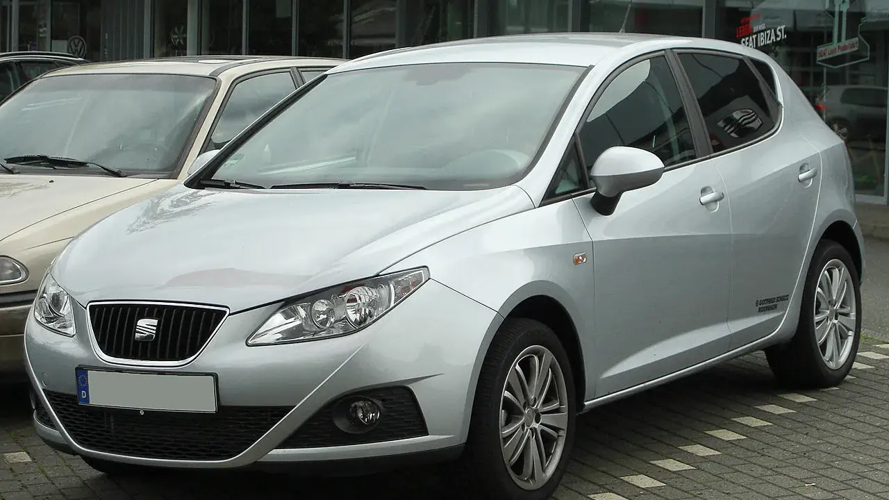 Seat Ibiza IV: Pojemność baku (45L), zasięg, rezerwa i problemy