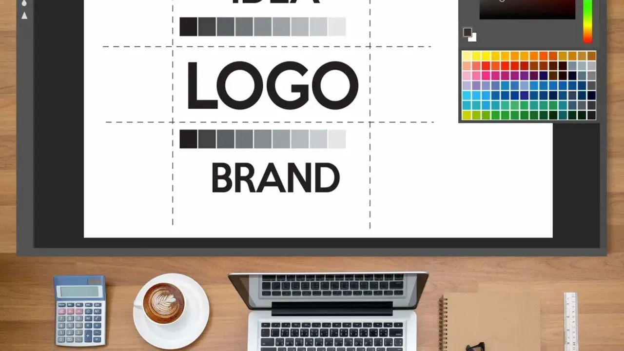 Schizzo di un logo e brand, con palette colori e strumenti di design. Perfetto per consulenza moda.