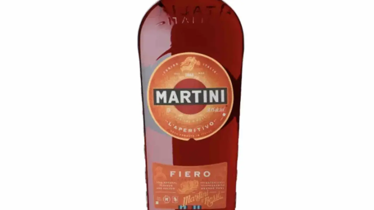Butelka Martini Fiero, idealna do drinków jak Aperol Spritz.