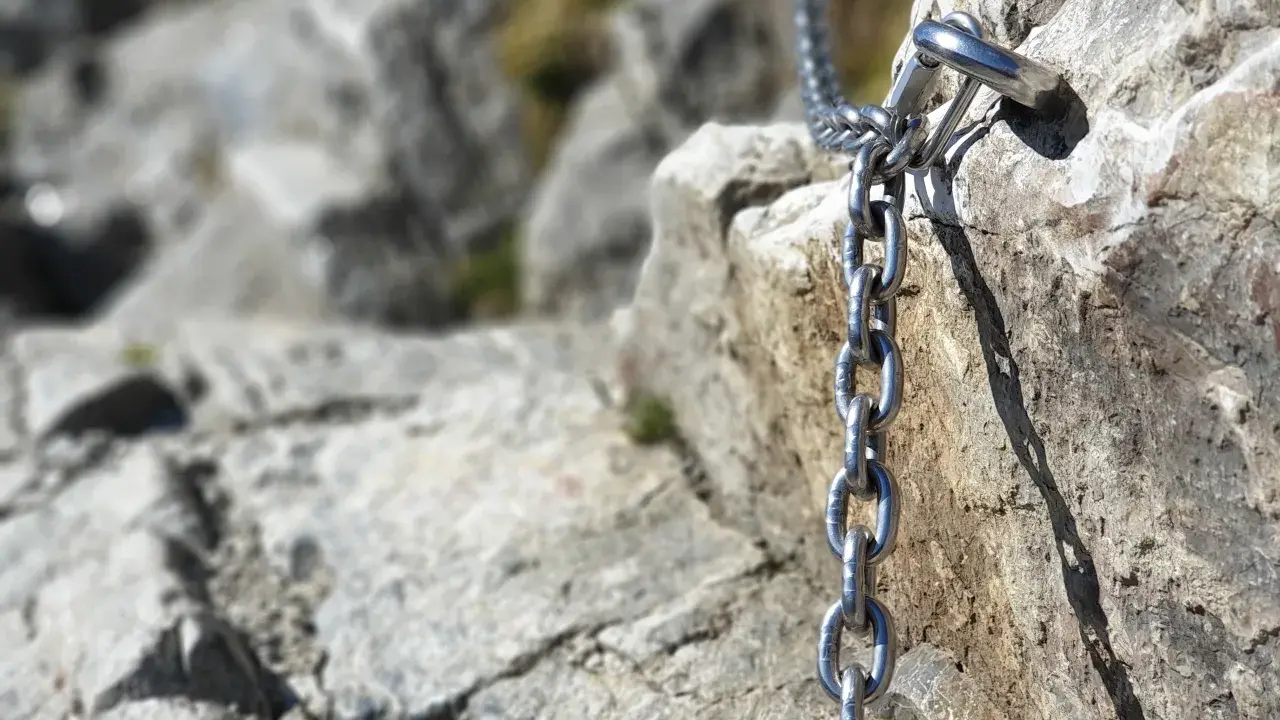 Giewont: Jak wejść bezpiecznie? Przewodnik po szlakach i łańcuchach