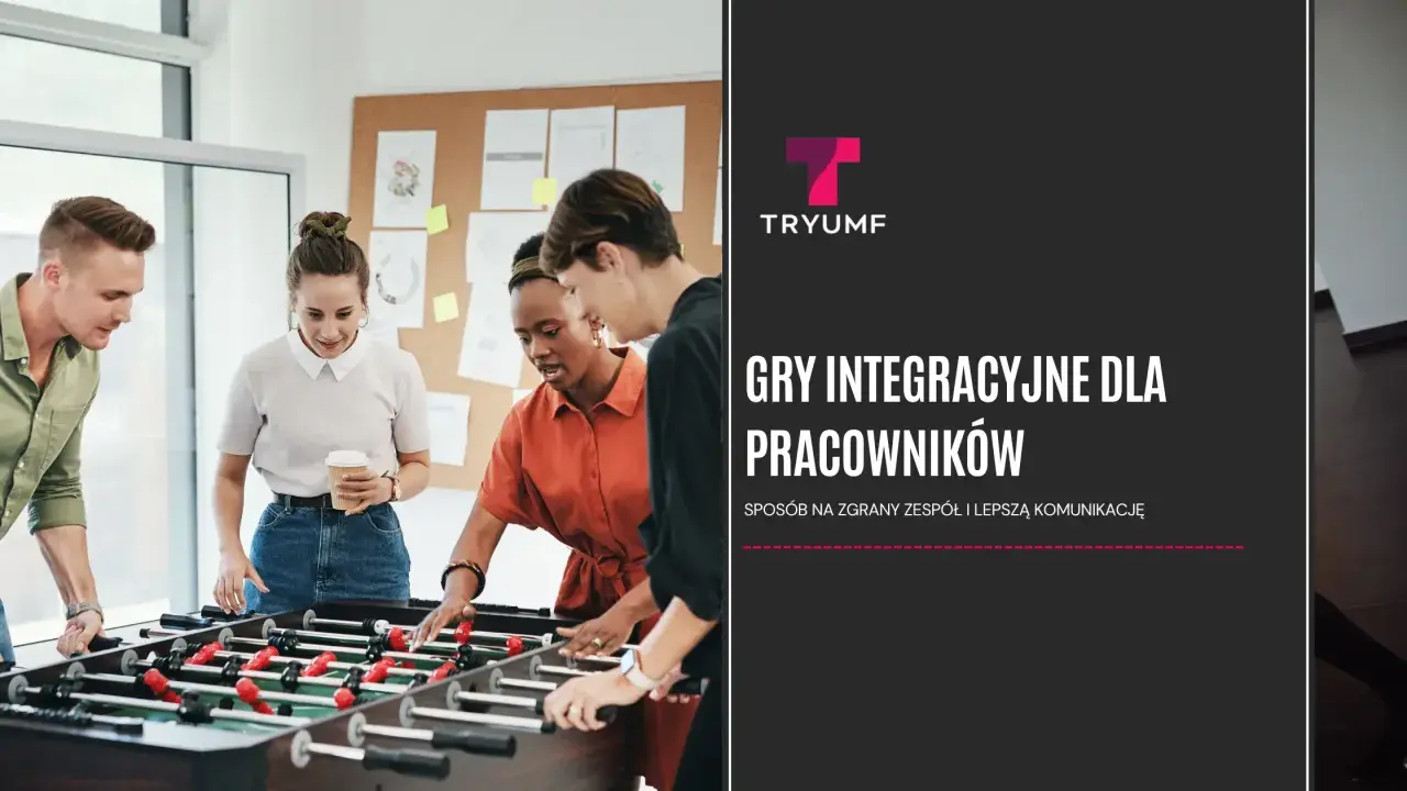 Zespół gra w piłkarzyki w biurze. Gry integracyjne dla pracowników to sposób na zgrany zespół i lepszą komunikację.