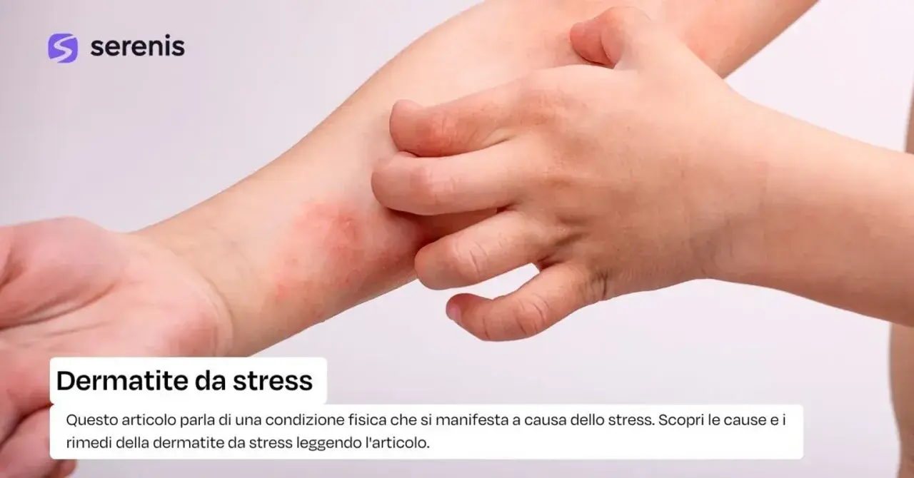 Braccio con arrossamento e sfogo cutaneo, un dito che si gratta. Potrebbe essere dermatite da stress senza prurito.