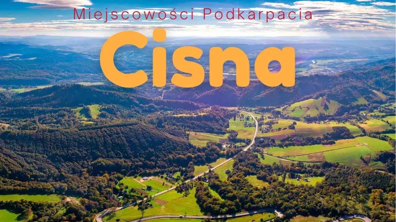 Malownicze krajobrazy Bieszczad, gdzie kręte szlaki cisna prowadzą przez zielone wzgórza i lasy.