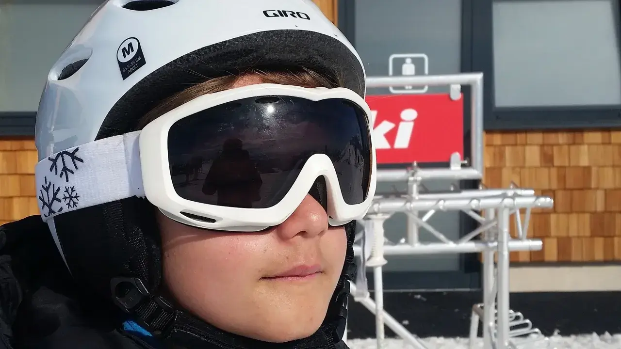 Kask na narty dla dzieci: wybierz idealny i chroń swoje dziecko!