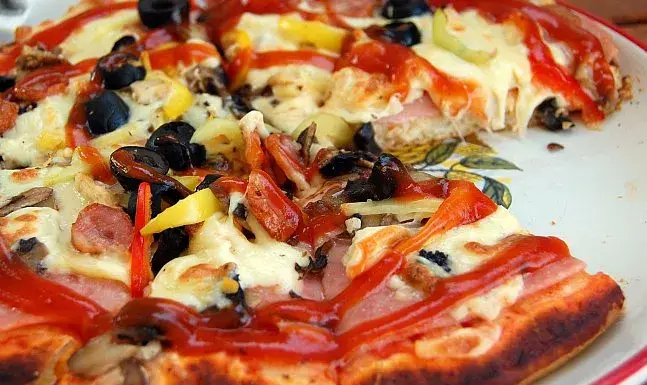 Pizza Thermomix: Ile piec, by była chrupiąca? Sekret mistrza