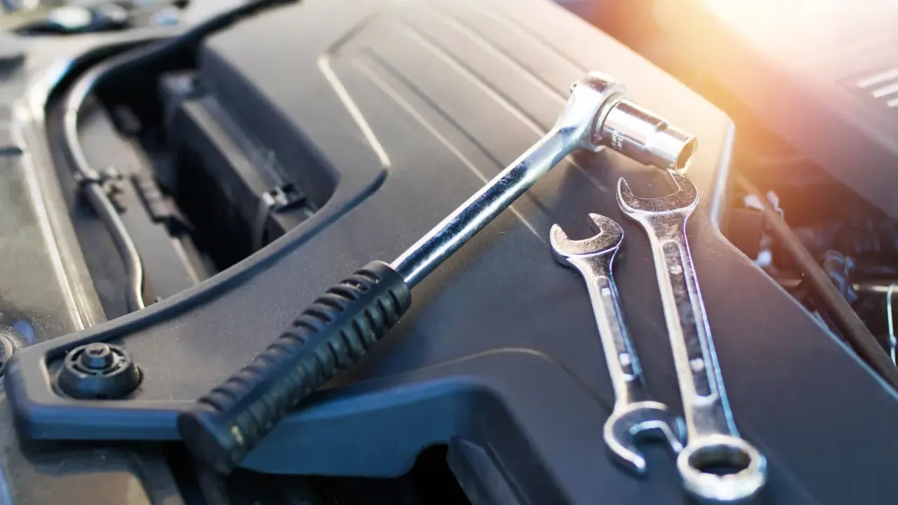 Auto nie przeszło przeglądu? Kary, koszty i co robić krok po kroku