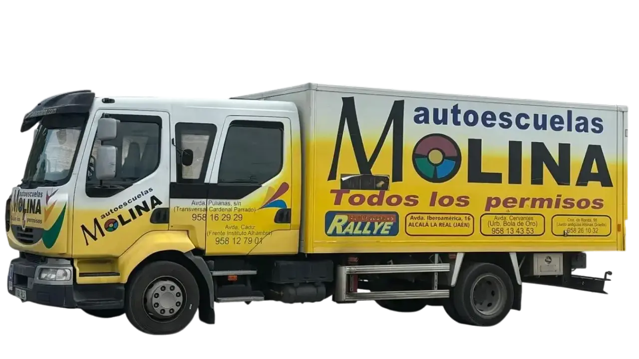 Camión de autoescuelas Molina, que es el c. de la formación vial. Ofrece todos los permisos.
