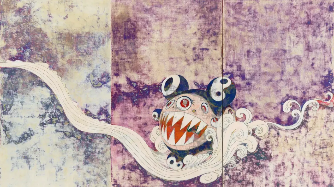 Ein grinsendes, pelziges Wesen mit großen Augen und scharfen Zähnen, typisch für Takeshi Murakami, schwebt auf einer weißen Wolke vor einem lila Hintergrund.