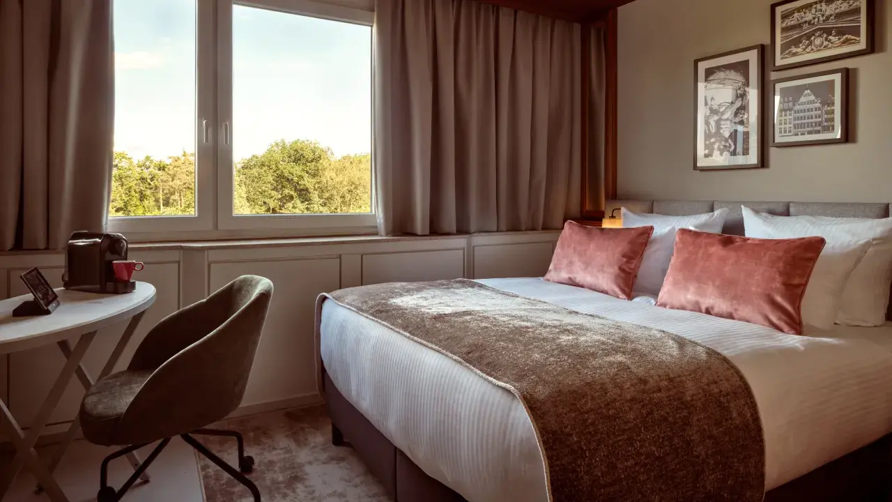 Leonardo Hotel Frankfurt City South: Lage, Zimmer & Services