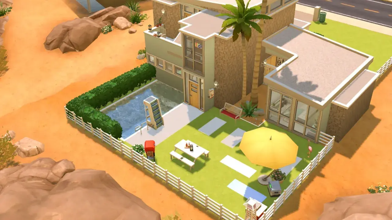 Nowoczesny domek The Sims 4 z basenem, grillem i żółtym parasolem. Idealne miejsce na letnie przyjęcie w pustynnym klimacie.