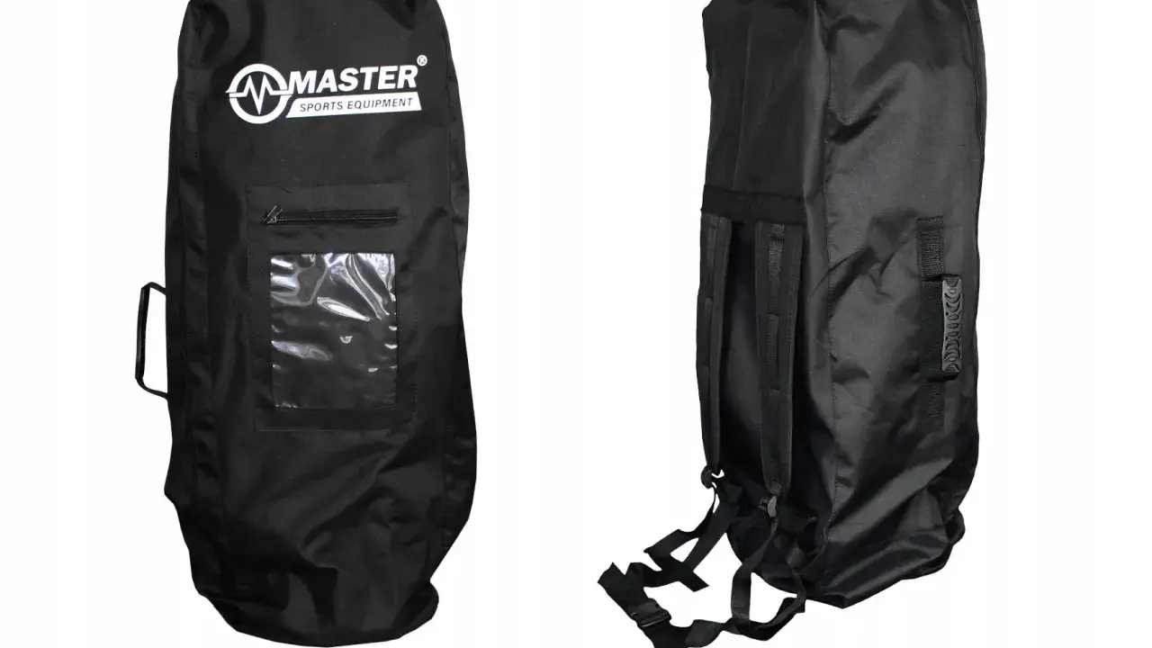 Czarna torba na sup z logo Master Sports Equipment, uchwytem i paskami na ramię. Idealna do transportu sprzętu wodnego.