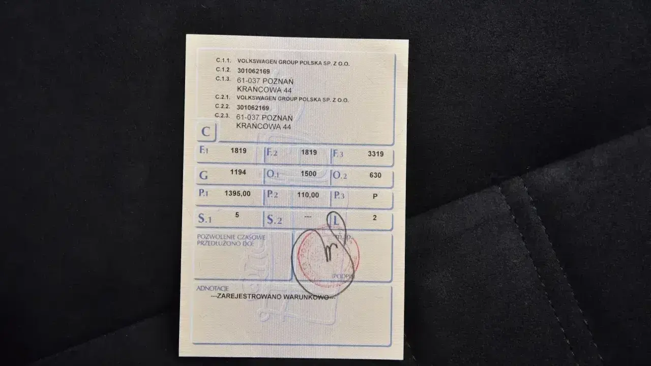 Tymczasowy dowód rejestracyjny z danymi pojazdu i adnotacją "ZAREJESTROWANO WARUNKOWO".