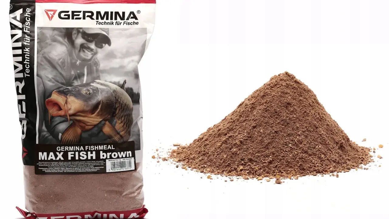 Zanęty Germina opinie: worek zanęty Max Fishmeal Brown i stożek brązowej zanęty na białym tle.