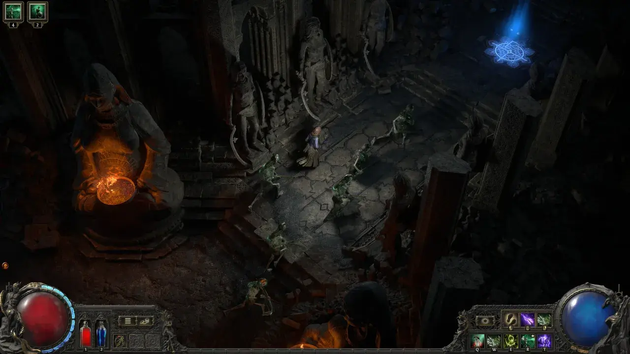 Postać walczy z szkieletami w mrocznej lokacji, przypominającej ruiny. To scena z Path of Exile 2.