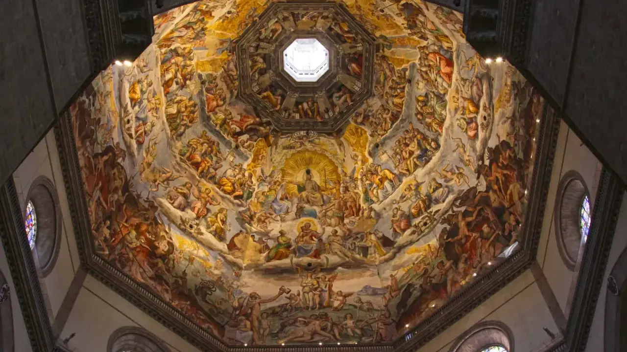 Fresque spectaculaire du **duomo Florence interieur**, une vision céleste et infernale peinte sur la coupole.