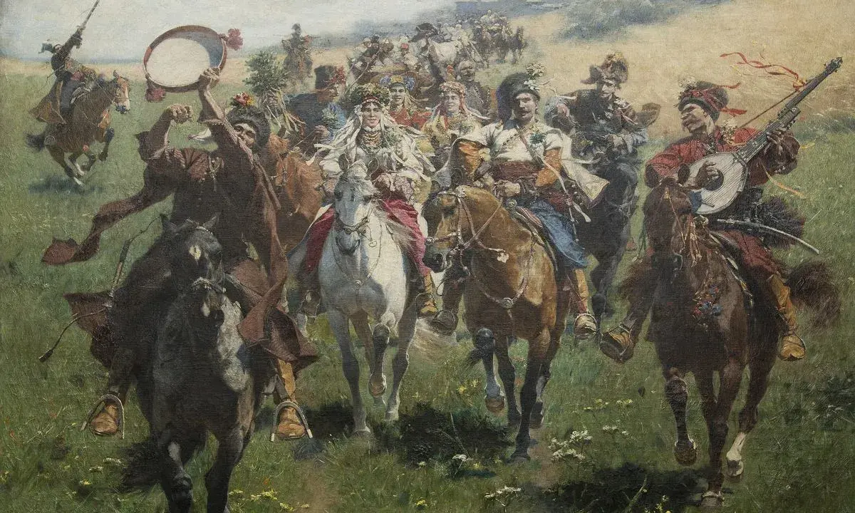 Kozacy kim byli? Obraz przedstawia barwny oddział konnych wojowników w tradycyjnych strojach, z muzykami i bębnistą, pędzących przez step.