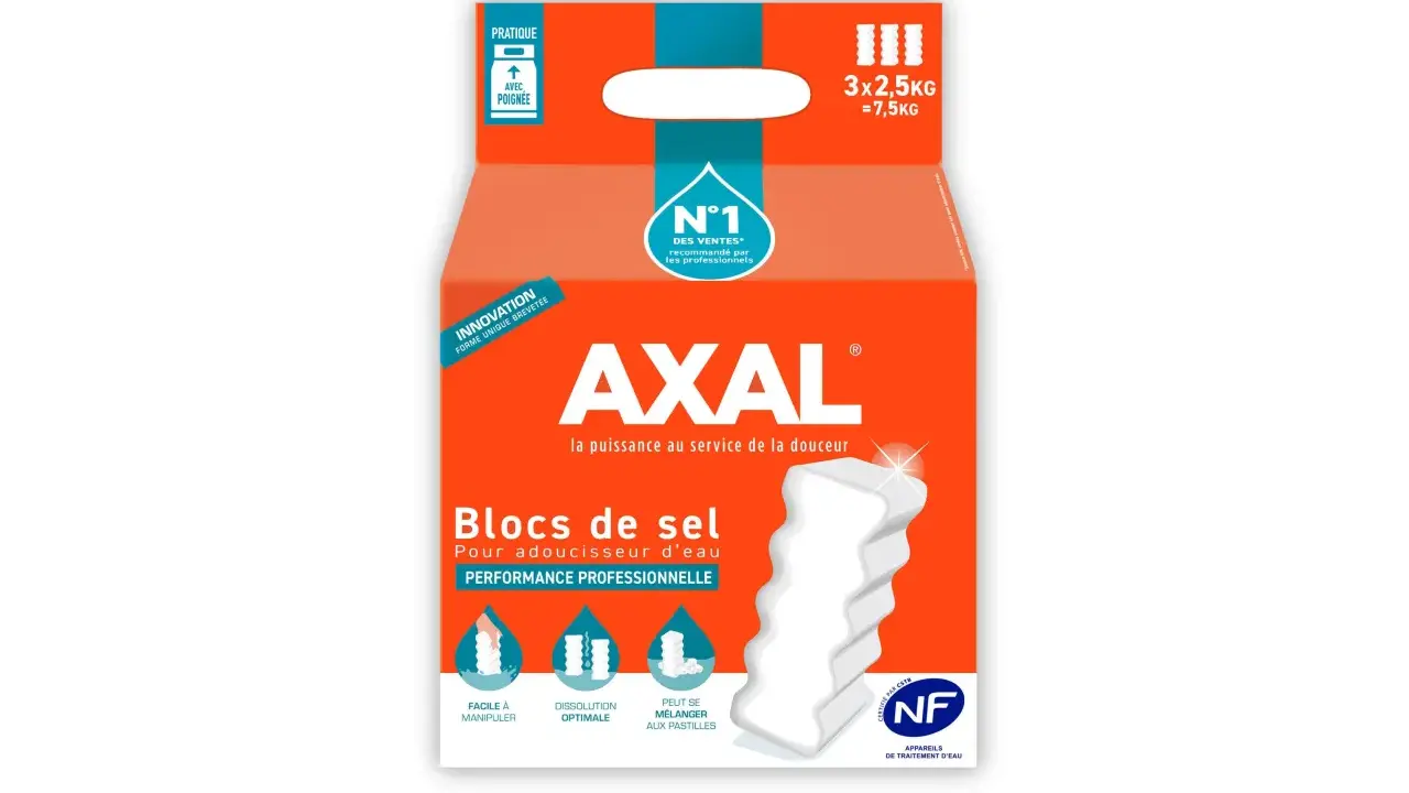 Emballage de blocs de sel pour adoucisseur d'eau AXAL. Le produit est pratique, avec une poignée, et sa forme unique est brevetée. Il est recommandé par les professionnels. Les inconvénients des adoucisseurs d'eau au sel sont compensés par la performan...