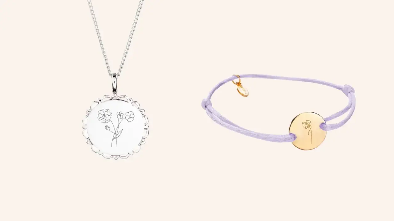 Collier et bracelet avec un symbole mois d'avril : des fleurs délicates gravées sur des médaillons.